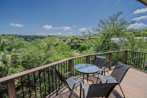Lakeway House | Lakefront Bungalow with Community PoolHot Tub #4