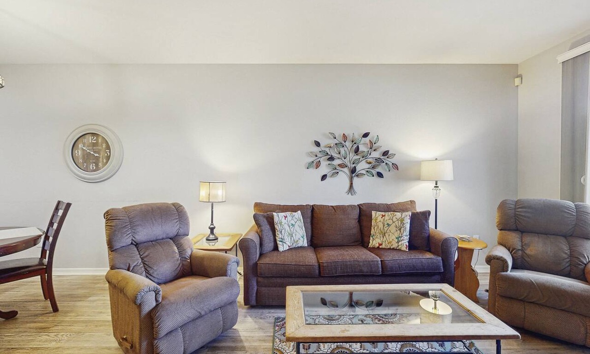 Superstition Lakes Condo | Lakefront condo with private washer/dryer, central AC & heated pool