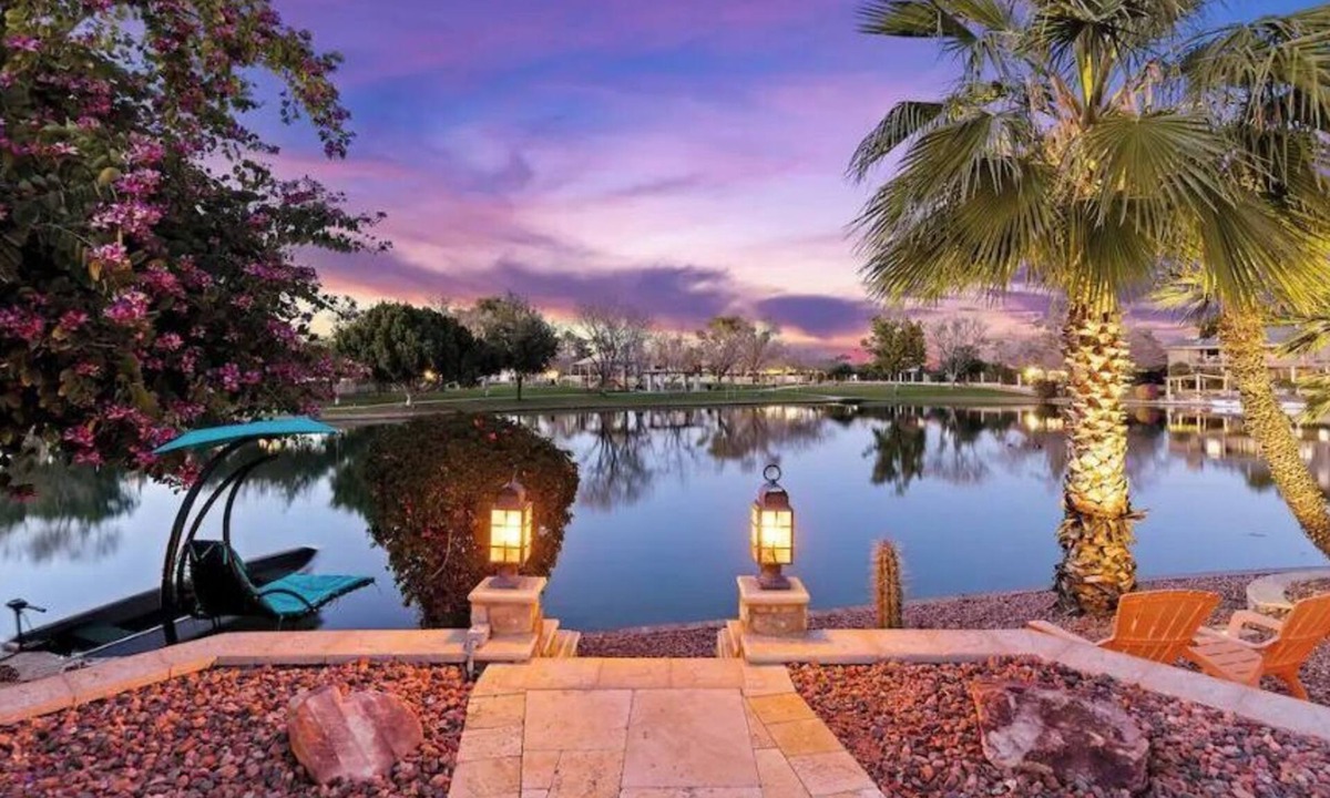 Dobson Ranch Villa | Lakefront Resort Villa - Heated Infinity Pool & 8-Seat Spa - Kayaks - 4BR