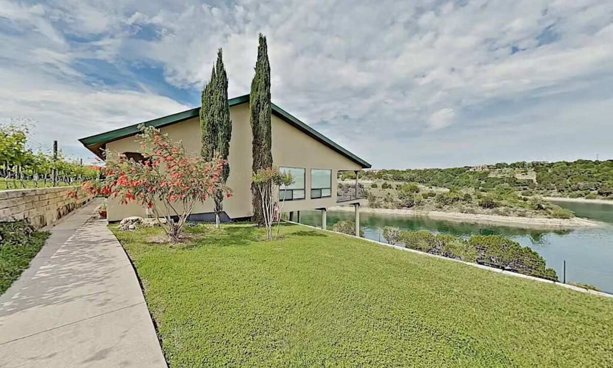Lago Vista House | Lakeside Shiraz Haus w/Dock & Incredible Views. Rent as 2BR or 4BR w/Next Door Unit
