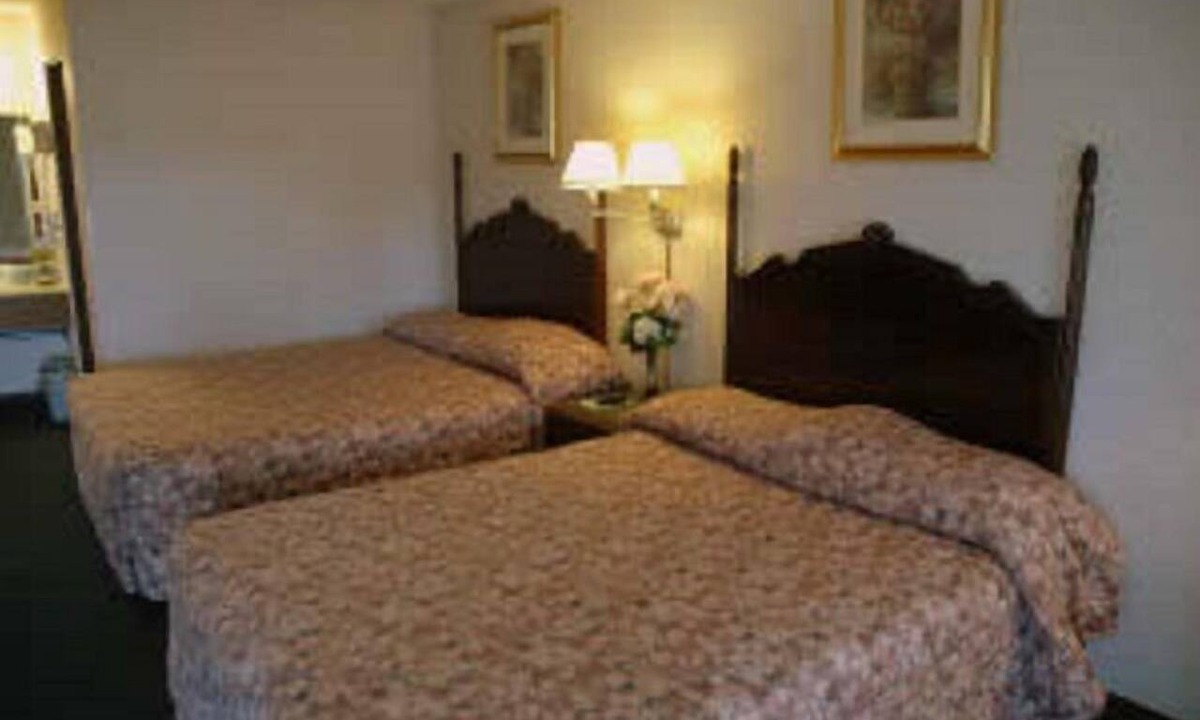 Willmar Hotel | Lakeview Inn