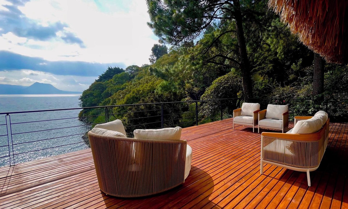 San Antonio Palopo Villa | Lakeview on the Rocks