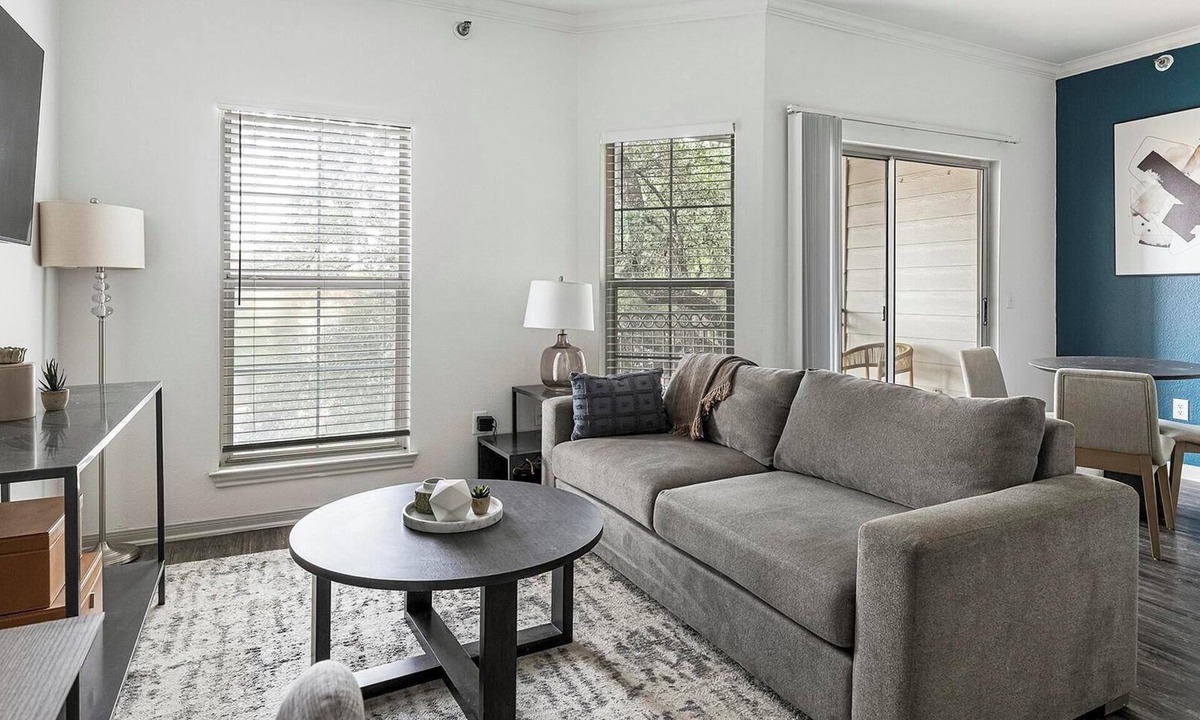 Stone Oak Apartment | Landing | Amazing 1BD, Gym
