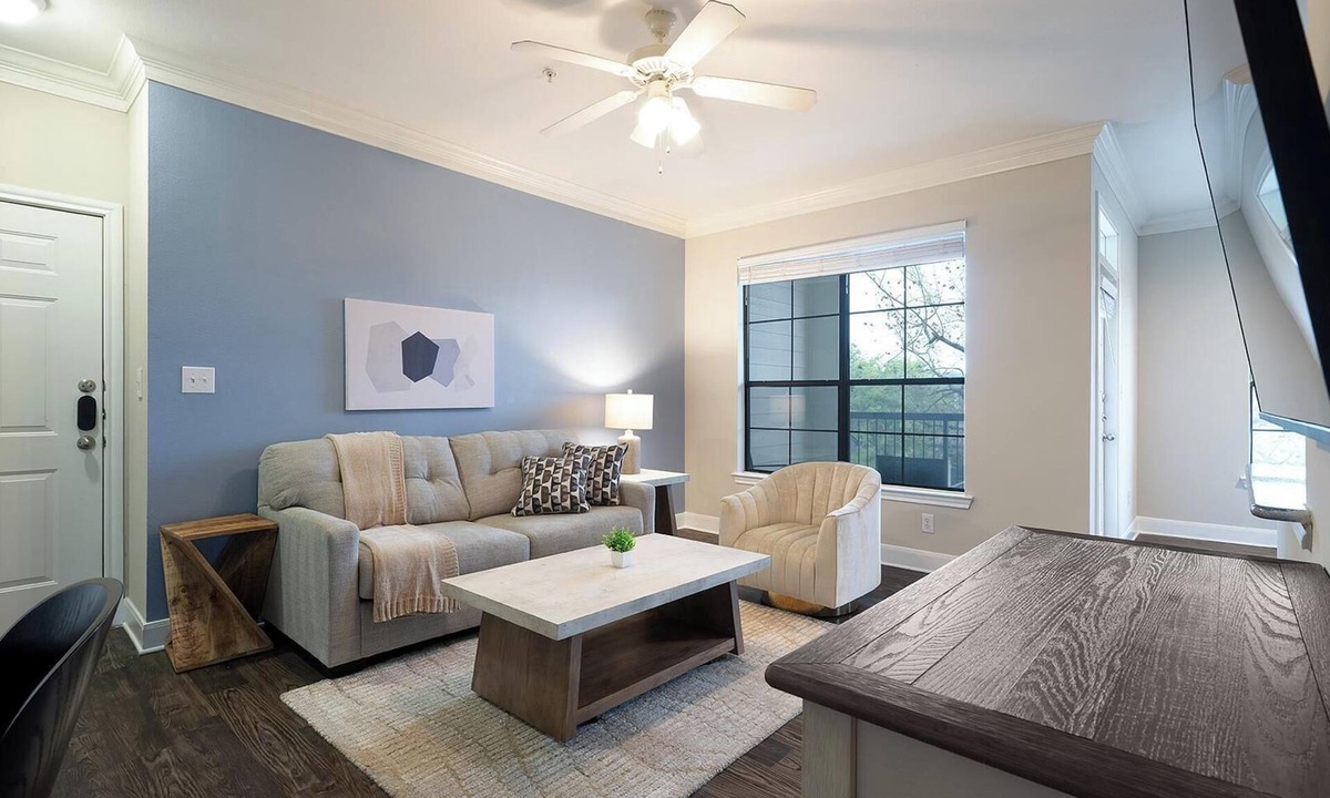 West Oak Hill Apartment | Landing | Amazing 2BD, Gym