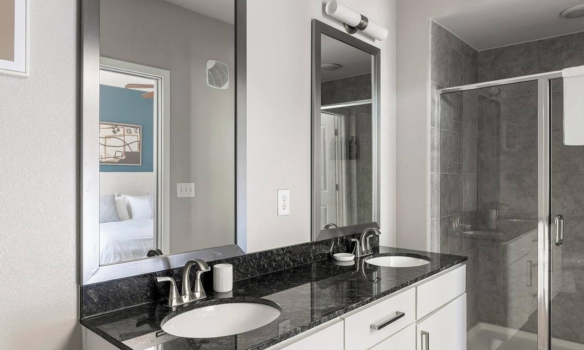 Allen Apartment | Landing | Chic 1BD, Pool, Yoga Studio