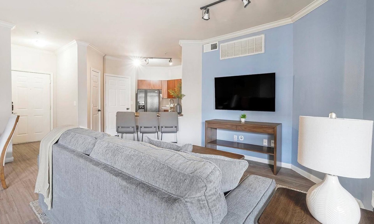 Del Mar Apartment | Landing | Modern 2BD, Clubhouse