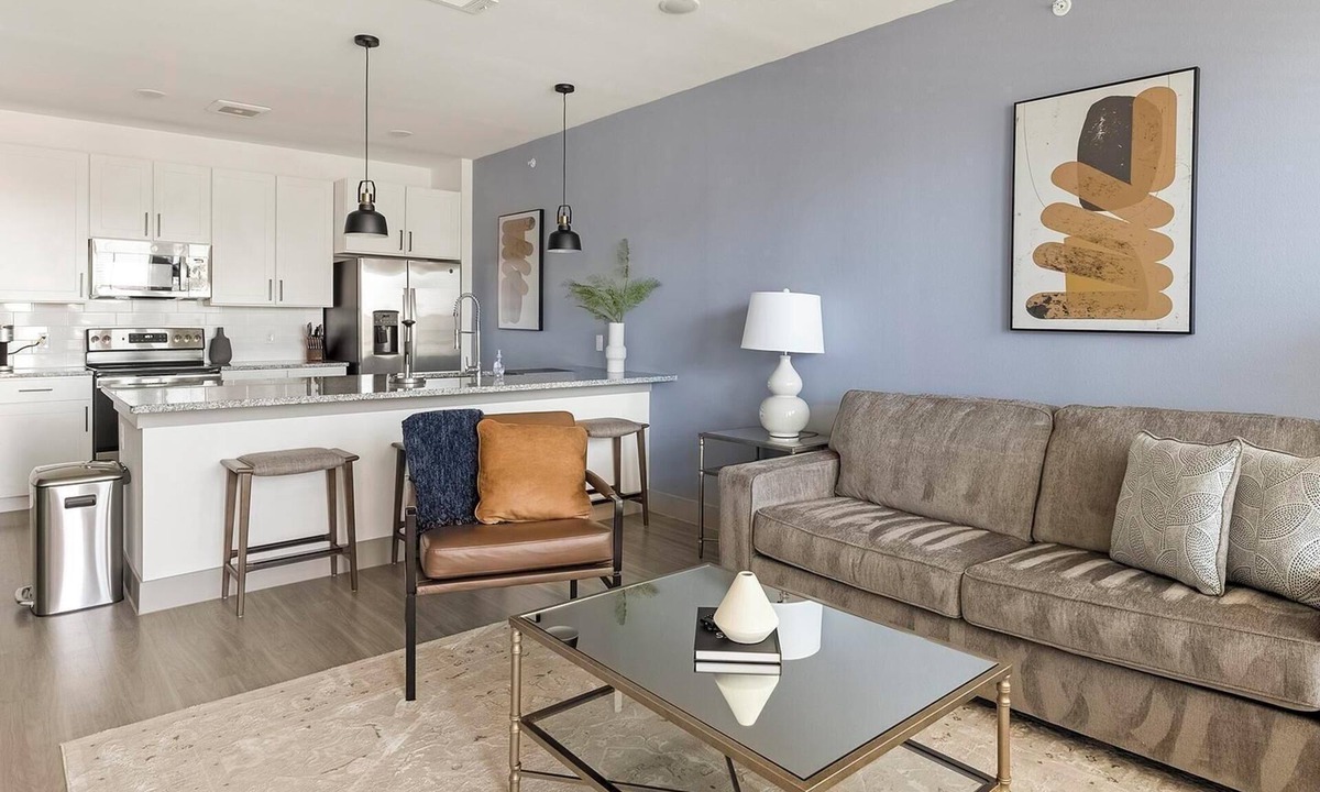 Weston Apartment | Landing | Stylish 1BD, Gym, Clubhouse