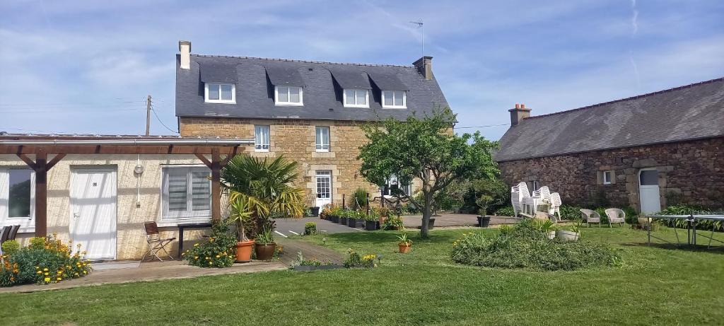 Ploubazlanec Hotel | Le Relais De Launay