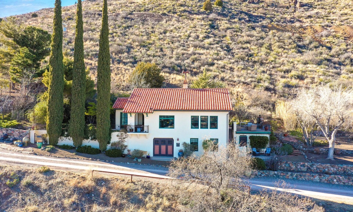 Jerome House | Little Daisy Historic Villa Sleeps 8 Sedona Views