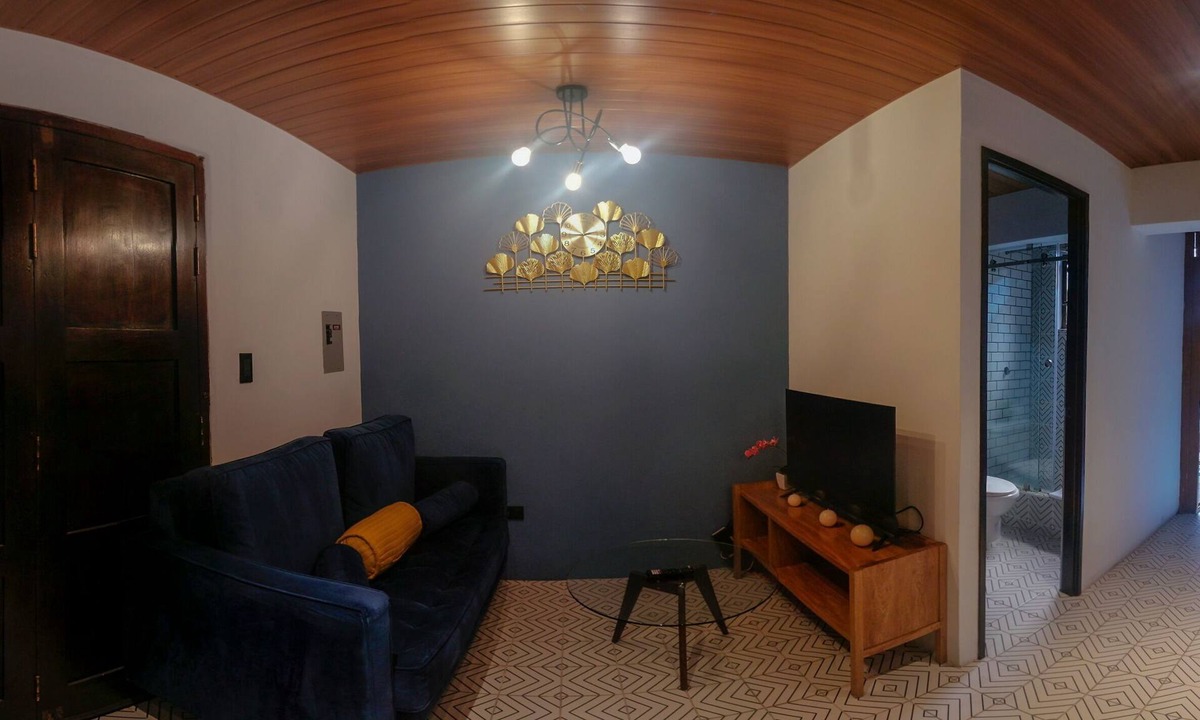 Antigua Guatemala Apartment | Loft Candelaria - King Bed - Historic Downtown Antigua - WiFi 100Mbps