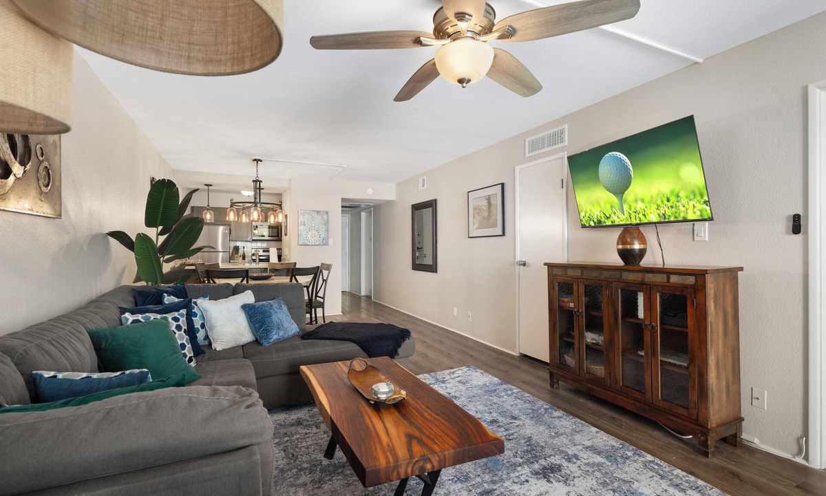 Entertainment District Condo | Lovely Unit Steps from Old Town