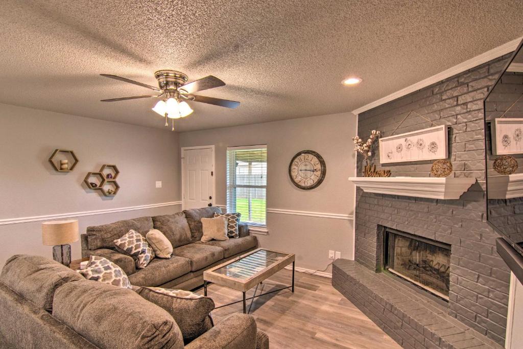 Lubbock House | Lubbock Home with Backyard - 6 Mi to Texas Tech