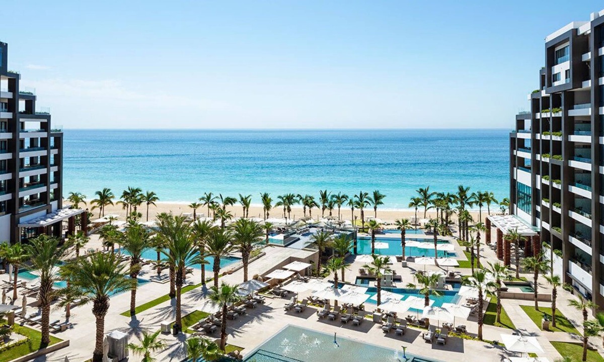 San Jose del Cabo Hotel | Luxurious resort suite in Cabo San Lucas ready for your New Years celebrations.