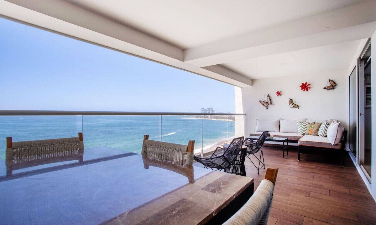Las Glorias Apartment | Luxury 2BR Beachfront Escape | Stunning Views from Private Balconies