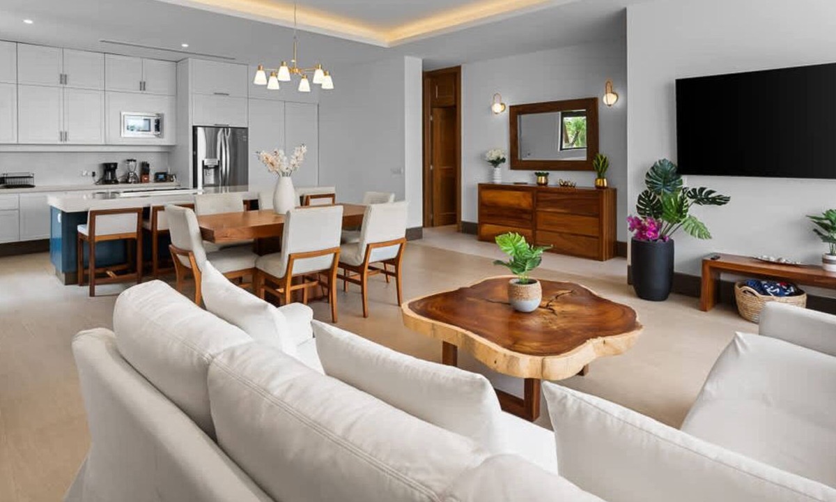 La Puntilla Condo | Luxury 2BR w/5 Pools & Beach Club: Quiya 2902