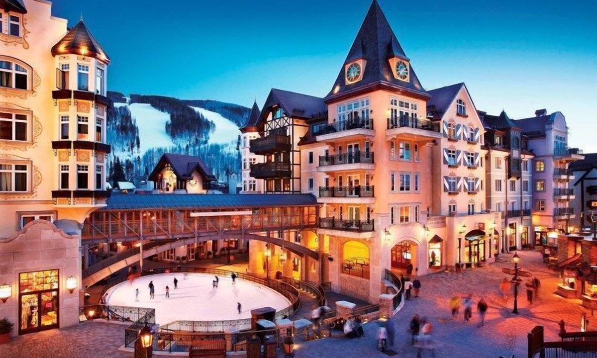 Vail Hotel | Luxury Alpine Room | Rooftop Hot Pools