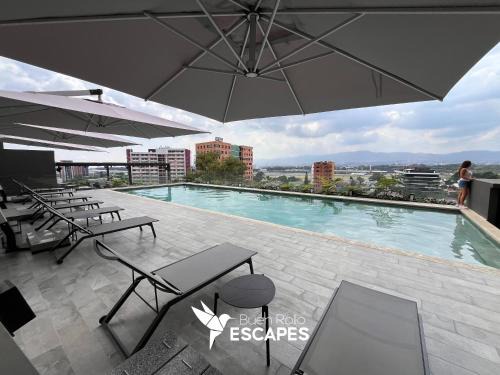 Zona 14 Apartment | Luxury High-Floor 3 Bedroom Apartment FREE Pool & Gym