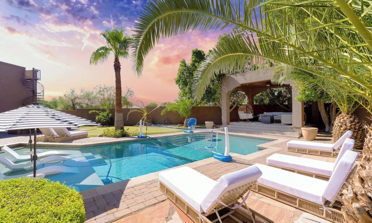 East Mesa House | Luxury home | Resort Pool