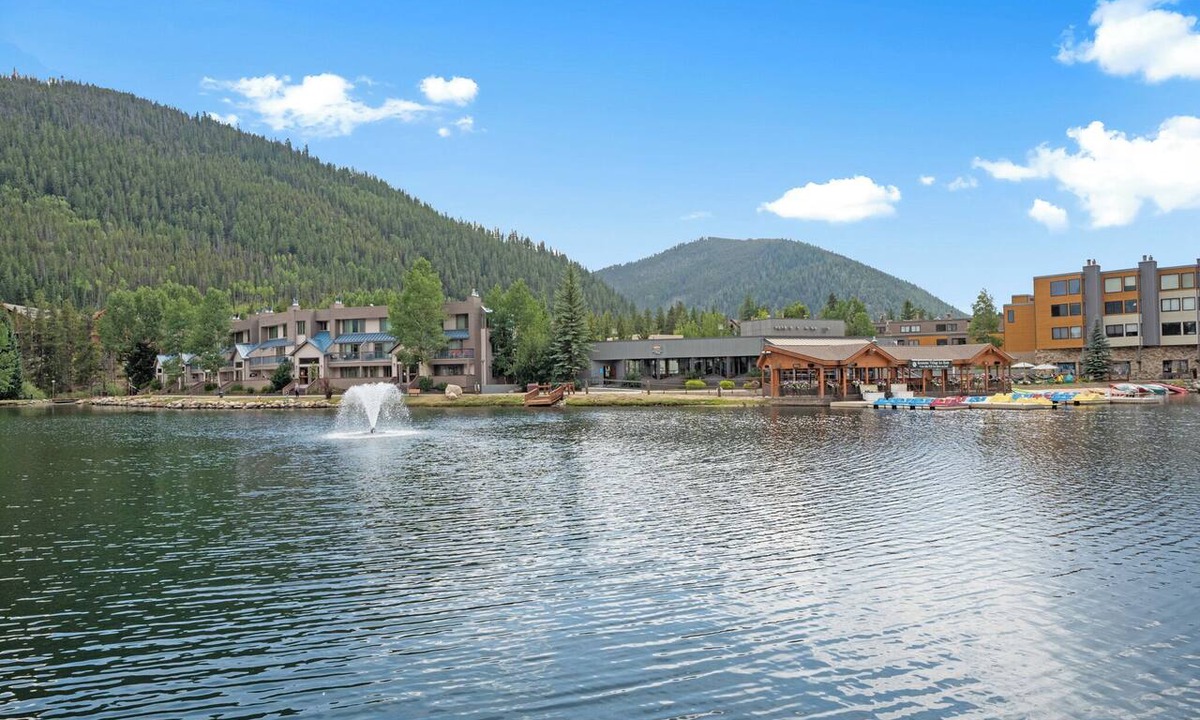 Lakeside Village Condo | M1430-1