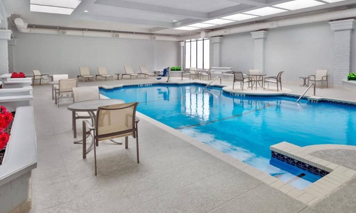 Park Central Hotel | Making The Best Memories Along The Way! 3 Comfortable Units, Indoor Pool!