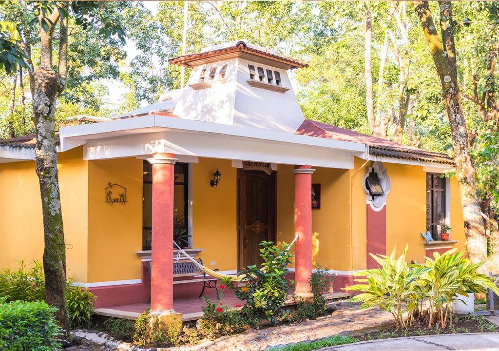Santa Cruz Mulua Hotel | Mansión Los Guichos