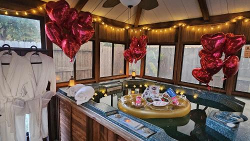 Atascocita House | Maple House Backyard retreat W Hot Tub Near IAH