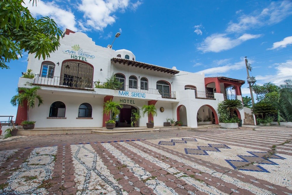 Boca de Tomatlan Hotel | Mar Sereno Hotel & Suites