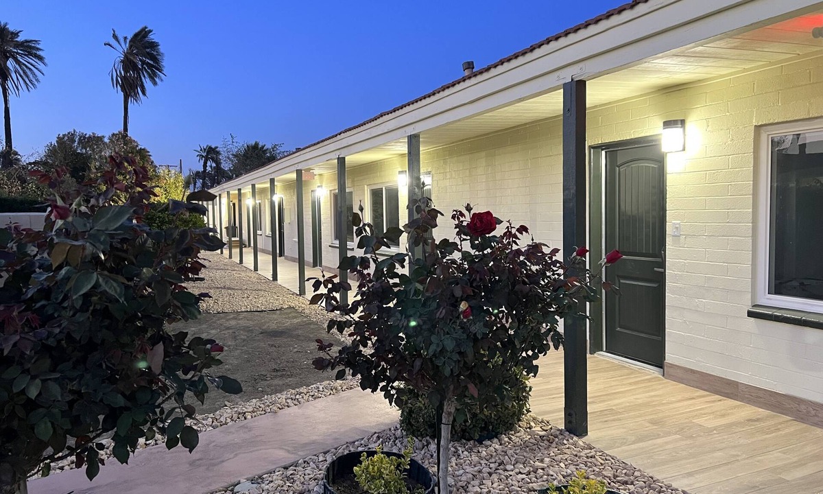 Indio Hotel | Mauna Loa Motel