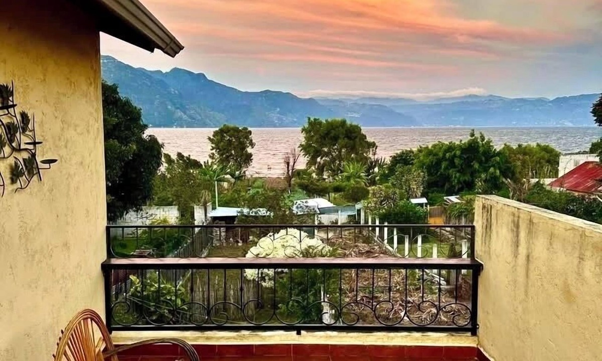 San Pedro La Laguna House | Mayazul-2-Bedroom House- In San Pedro La Laguna– Your Perfect Lakeside Getaway!