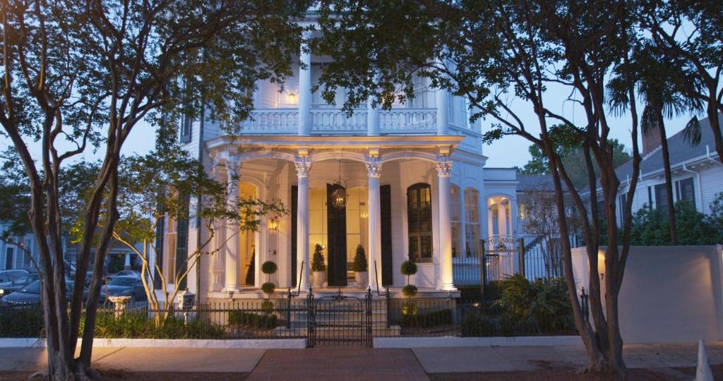 Faubourg Marigny Hotel | Melrose Mansion
