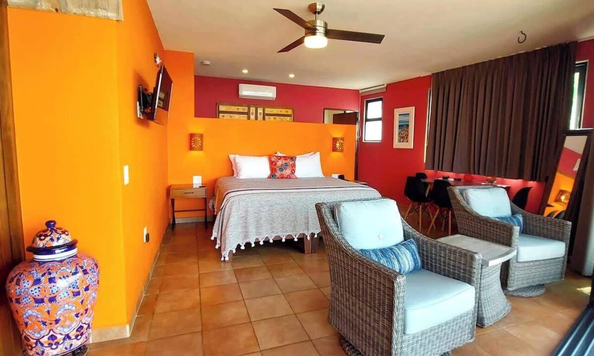 Cerro Apartment | Miguel's Mirador: Bay-View Studio, Private Hammock Terrace, Heated Pool
