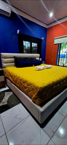 Puerto Barrios Apartment | Mini Casa azul con generador electrico y parqueo