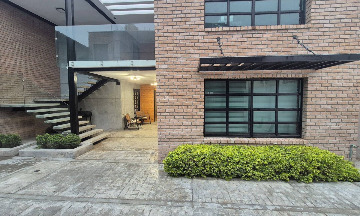 Matamoros Apartment | Modern and Secure Artsy Apt · Remodeled · 4 Bed · Peace of Mind