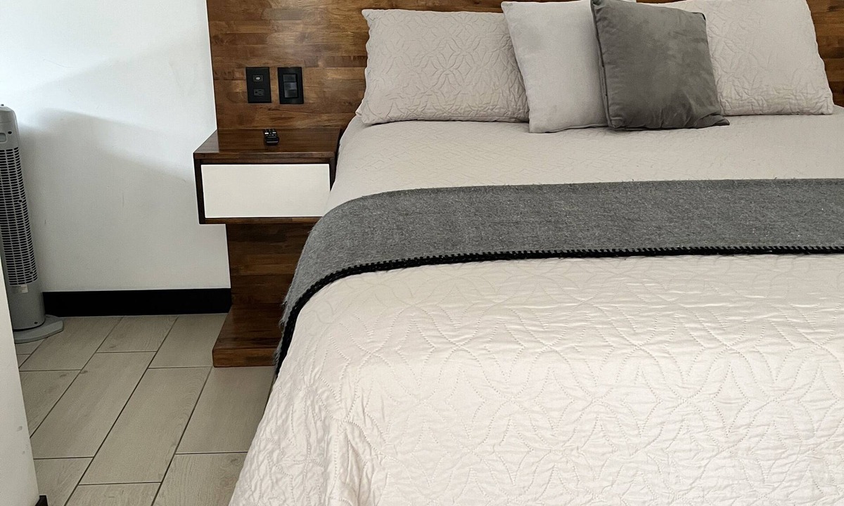 Zona Historico Apartment | Modern & Centric apartment w/pool and hot tub