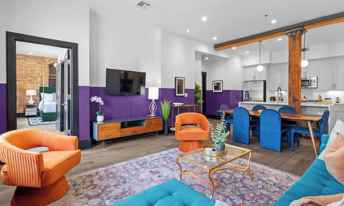 Central Business District Hotel | Modern Comfort – Pool, Gym, & Game Room! Hotel