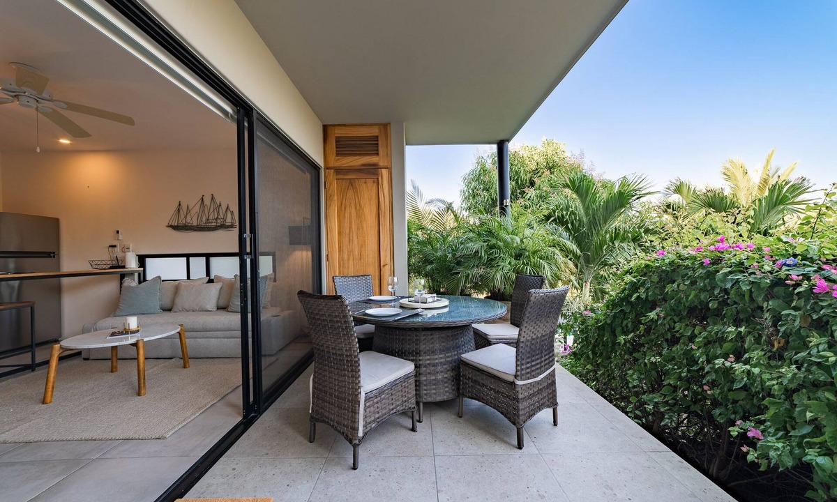 P Chahue Condo | Modern condo in cetral location