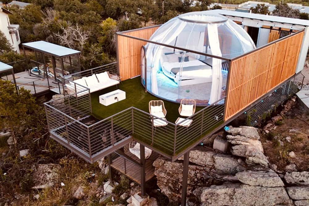 Cottonwood Shores Cabin | Modern Dome Escape with Private Decks & Open-Sky Relaxation in Cottonwood, Texas