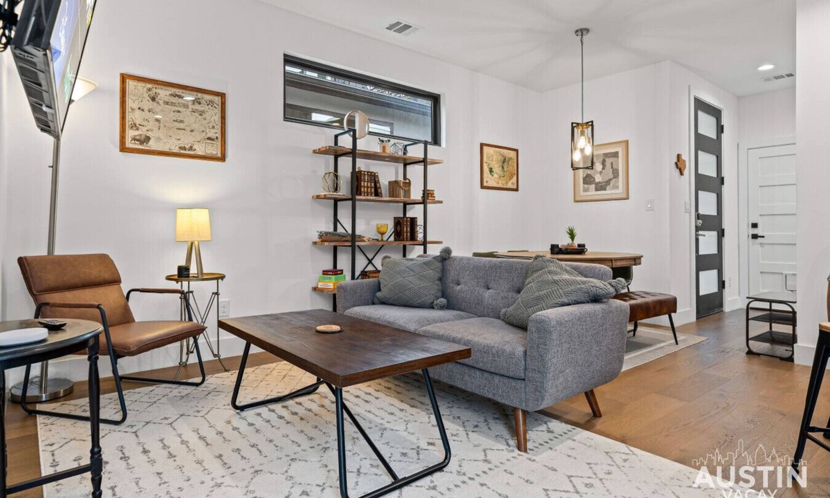 Dawson House | Modern Hideaway w Private Upper Deck | Near SoCo Eats, Zilker Days, Moody Nights