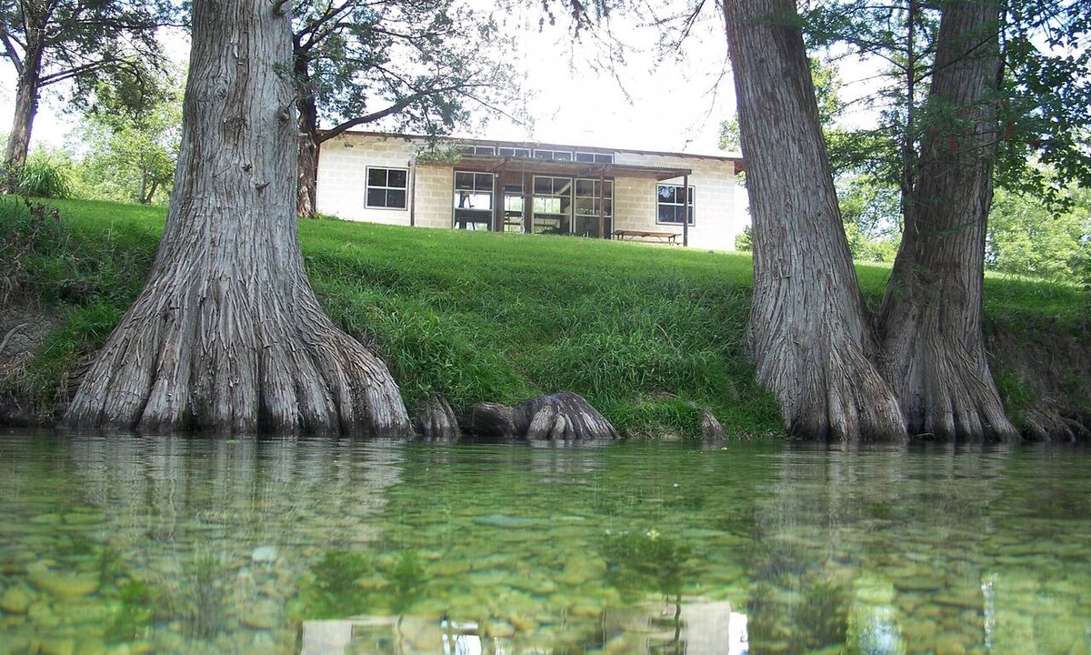 Utopia Cabin | Modern Rustic Cabin on the Sabinal River. Close to Garner and Lost Maples!