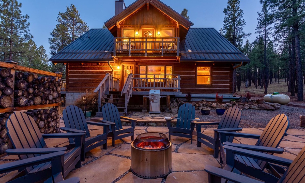 Flagstaff Cabin | Modern Rustic Cabin – Whispering Pines, Wildlife, Trails, 5-Acres & Starry Skies