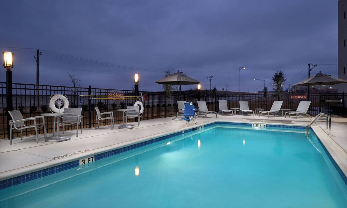 Lake Worth Hotel | Modern Studio Ideal for Adventure Seekers Near Dinings | Boomer Jack's - 0.2 mi