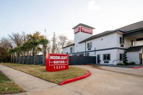 Greater Greenspoint Hotel | Moonlight Suites - Houston/George Bush Int'l Airport