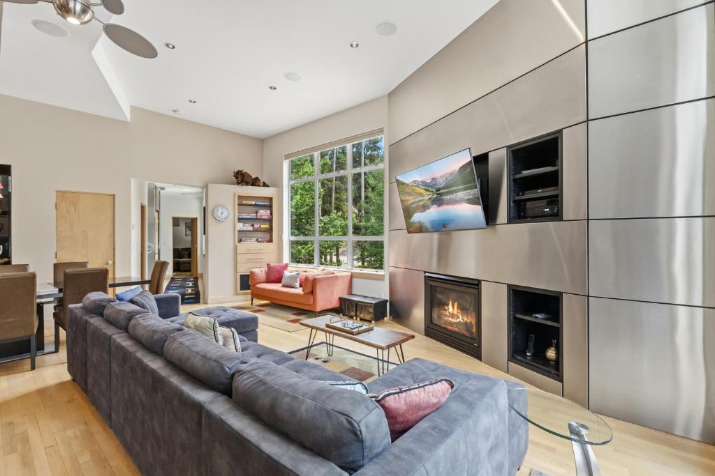 Breckenridge Heights House | Moonstone Modern by Great Western Lodging