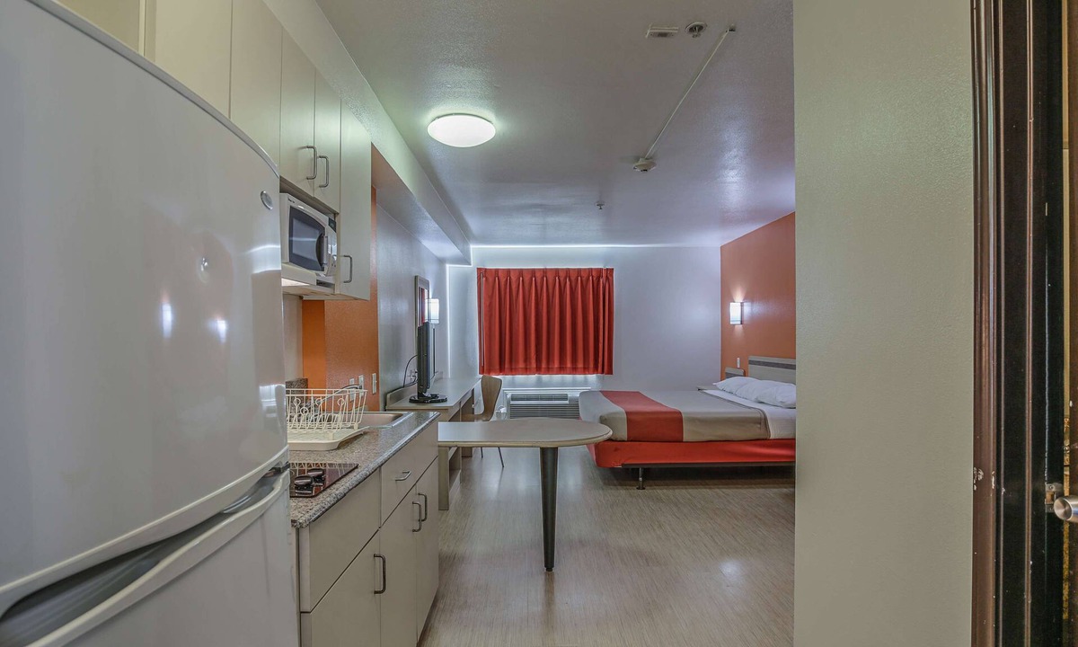 Pasadena Hotel | Motel 6 Pasadena, TX