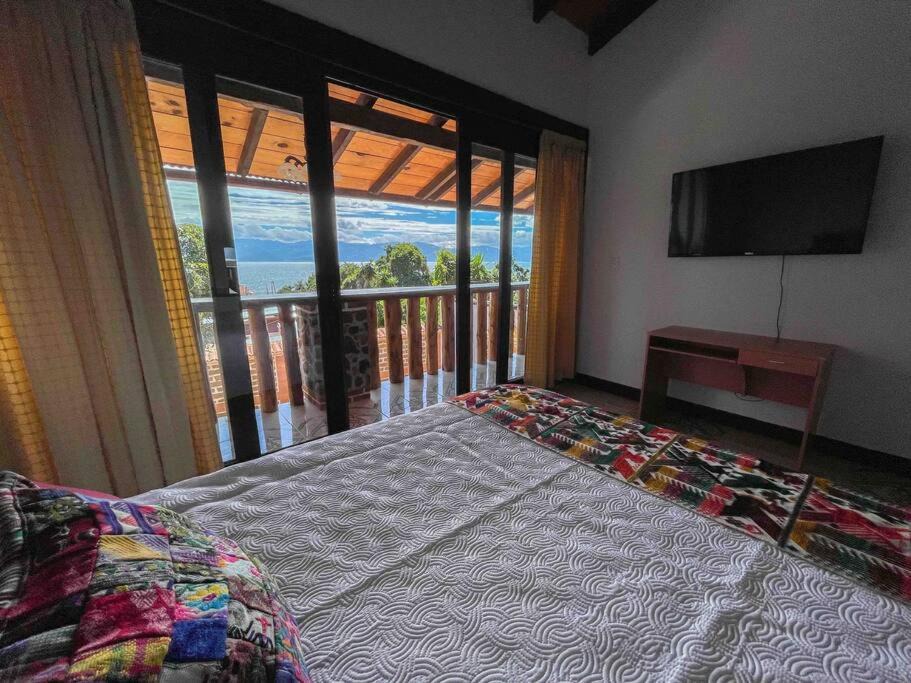 San Pedro La Laguna House | NEW ✮ 3 Spacious Bedrooms w/Lake View and Garden