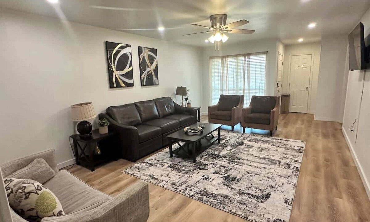 Richardson House | New Designer 3BR Retreat | Central Richardson