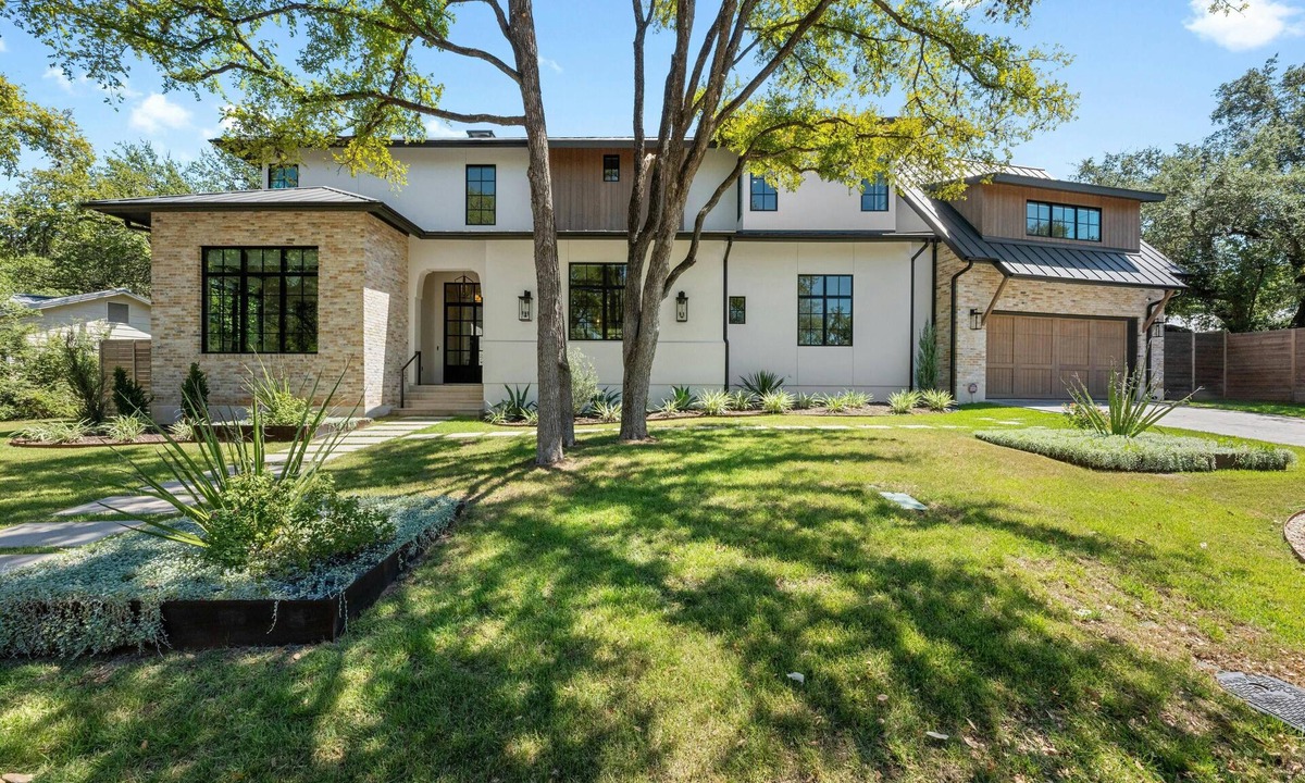 Barton Hills House | NEW Luxe 6BDR Dream Home/Health Spa/steps from Zilker/Central to EVERYTHING