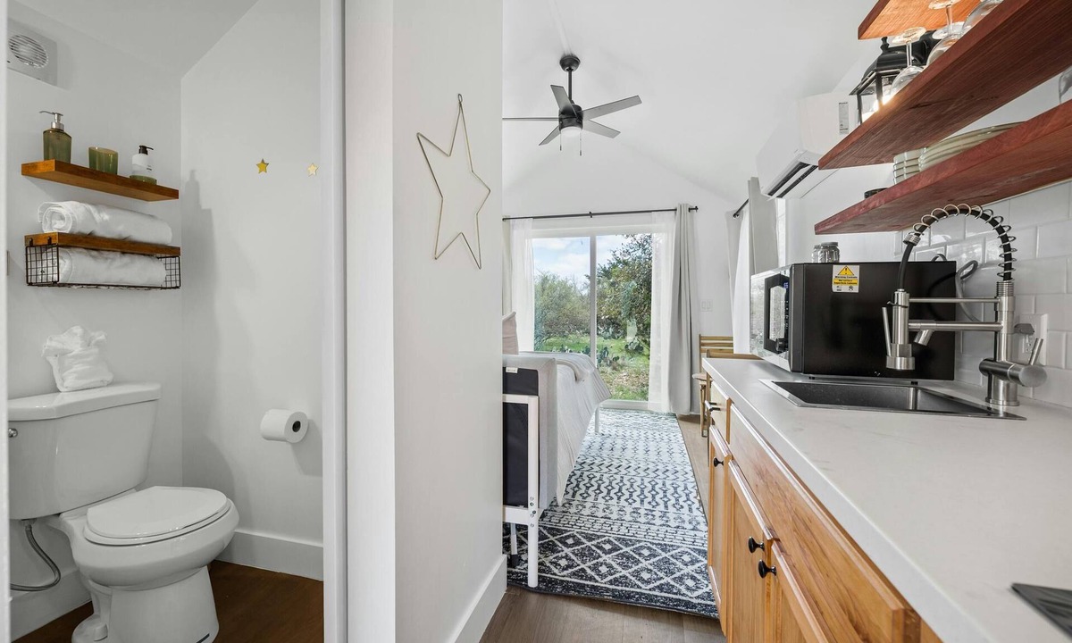 Fredericksburg House | North Star Tiny Home 6 Min to Old Tunnel Pets OK