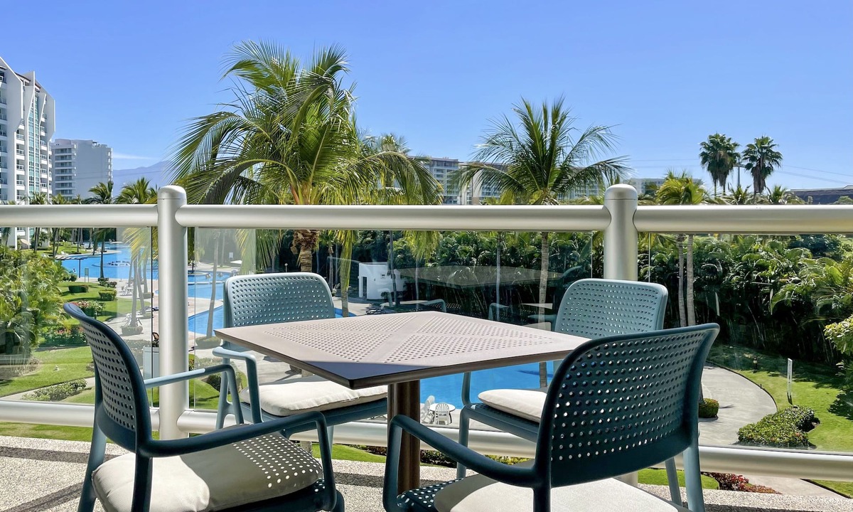 Las Jarretaderas House | Nuevo Vallarta golf course view condo in Vidanta