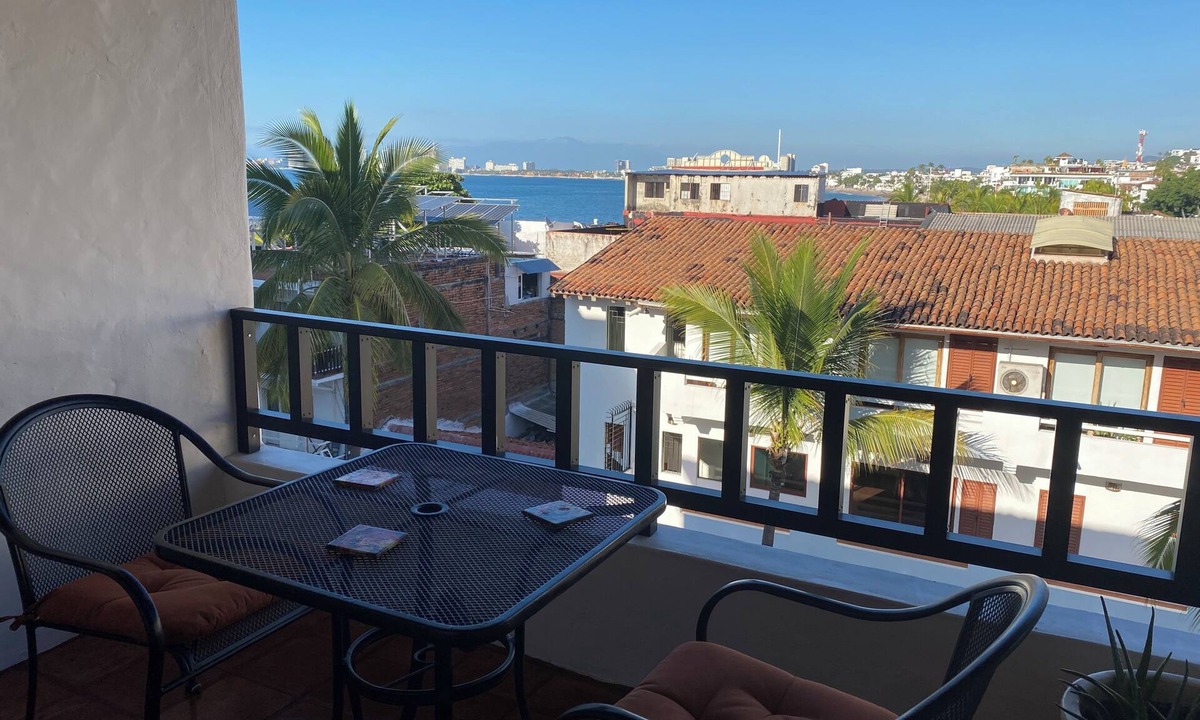 Proyecto escola Apartment | Ocean view apartment in downtown Vallarta a few steps from the Malecon